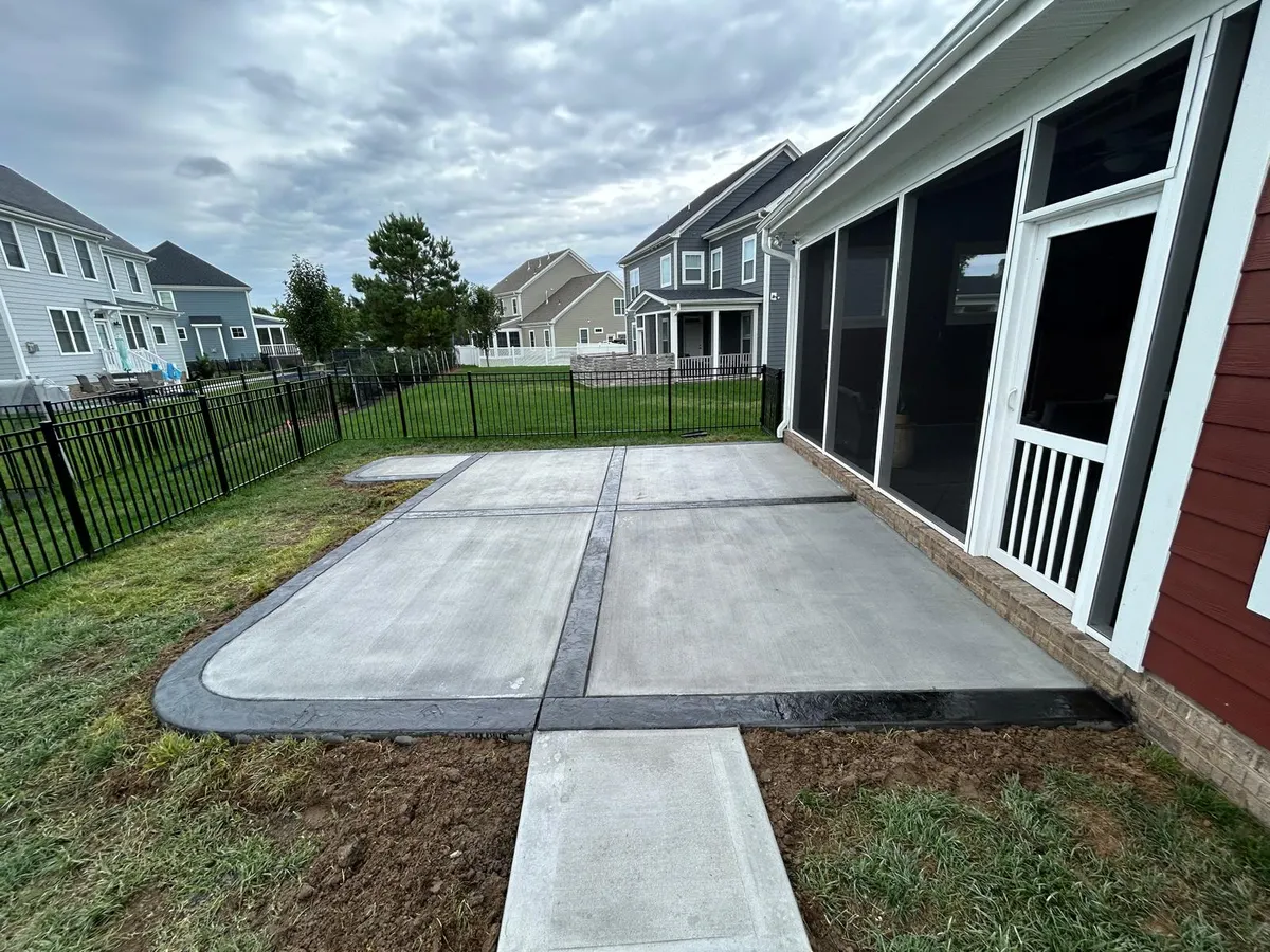 Residential concrete patio installation 002