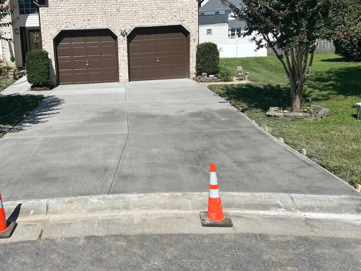 Residential concrete driveway installation 002